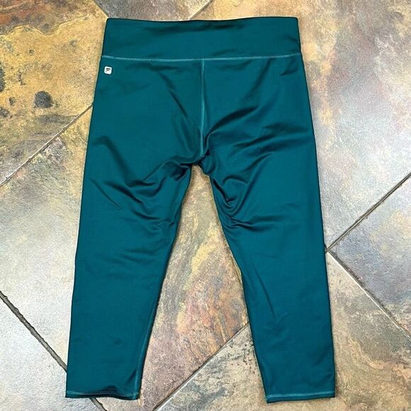 Fabletics Green Capri Activewear Pants Small - Picture 2 of 6